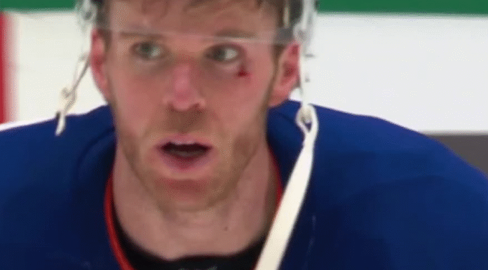 Nocna Zmiana. Noc nerwów w NHL! Bedard prowokował, McDavid się bił. Hokej